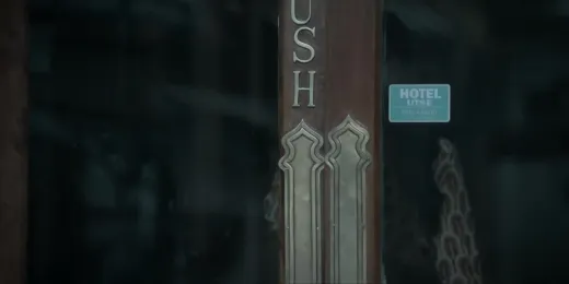 E3