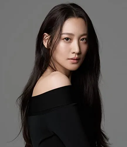 Claudia Kim