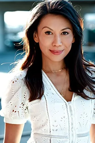 Tess Paras