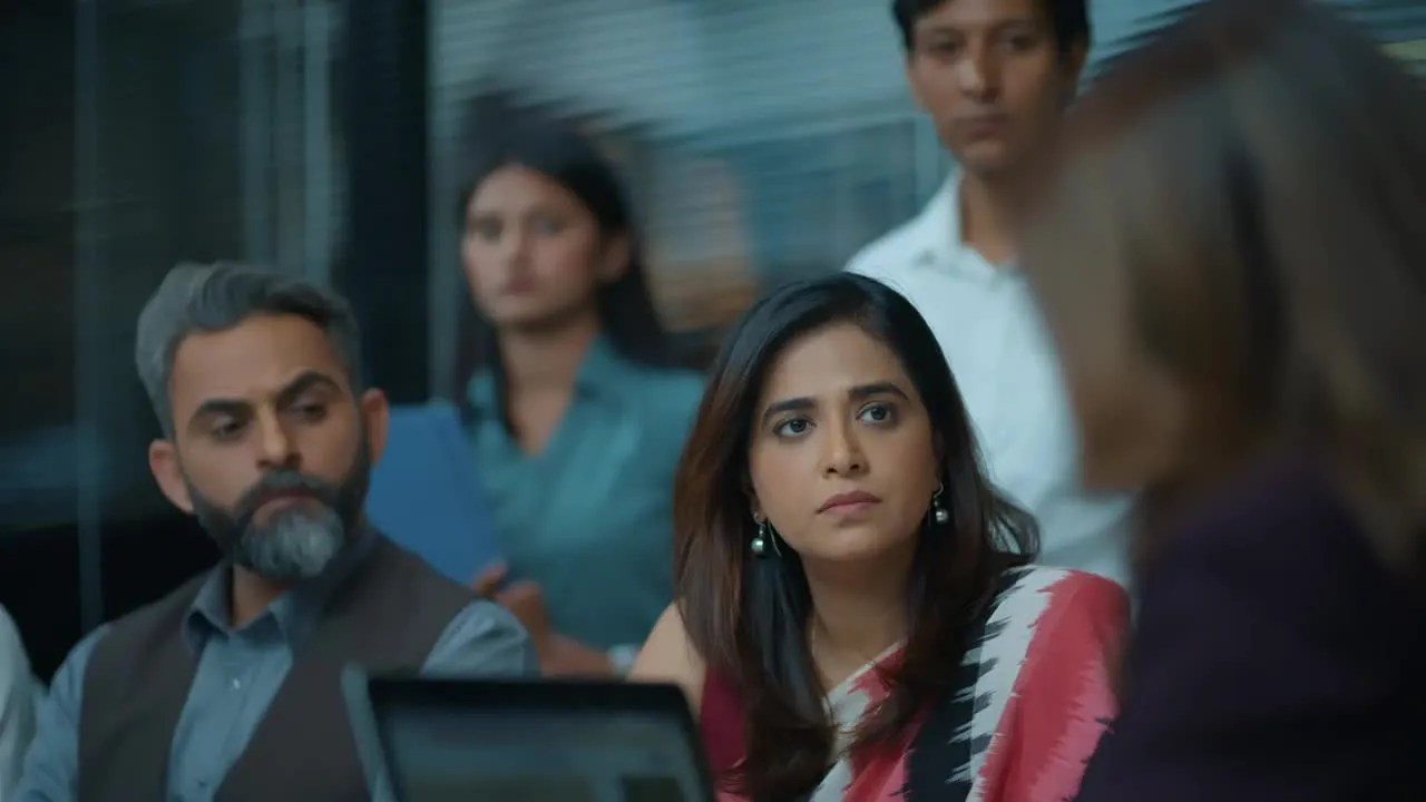 E13