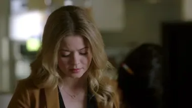 E2.Sex, Lies and Alibis