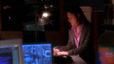 E19.Conspiracy Theory