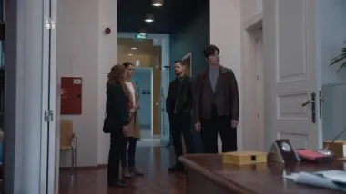 E6.The Secrets She Knows