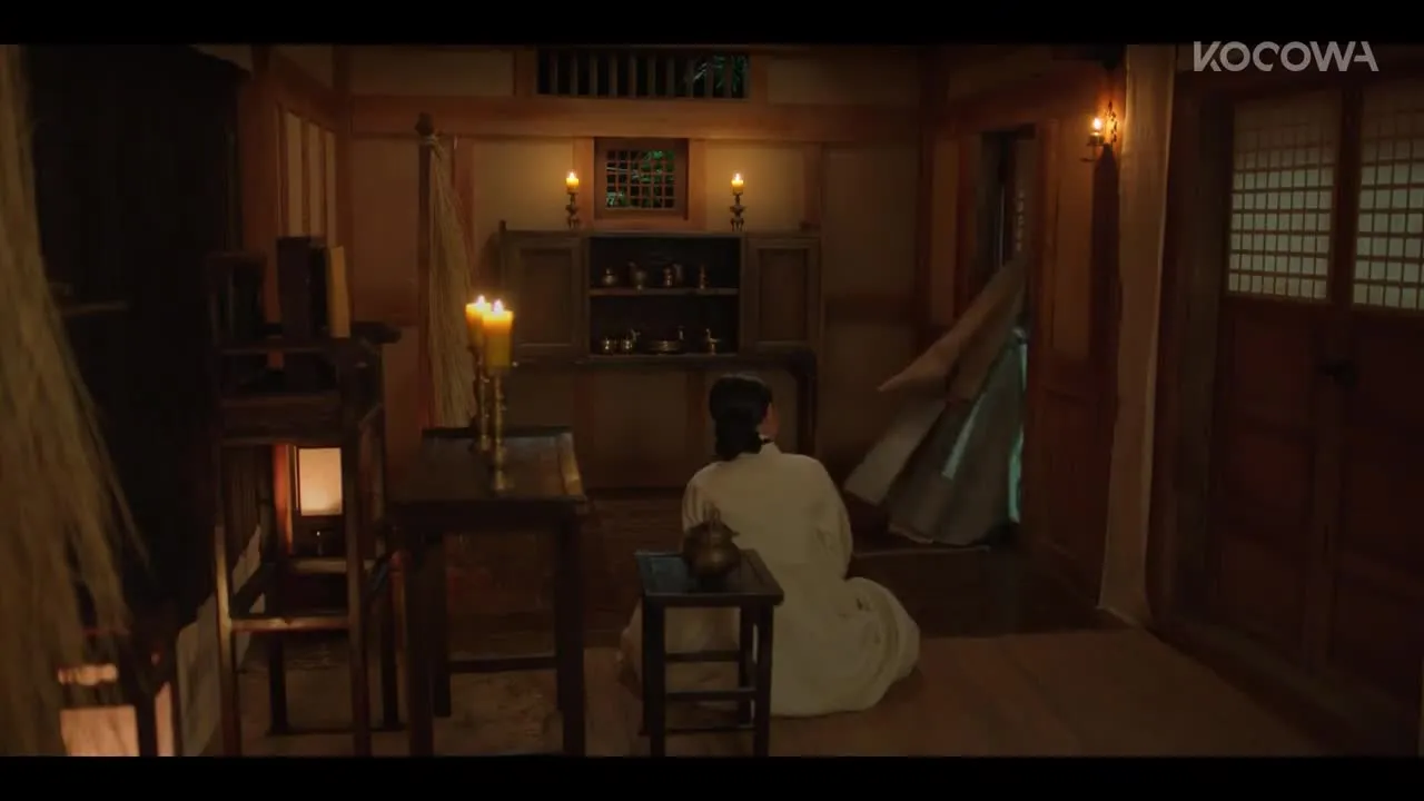 E11.A CANDLE IN THE WIND