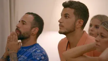 E3.Two Girls and a Single Guy