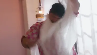 E12