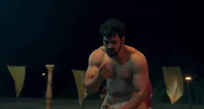 E3