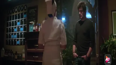 E10