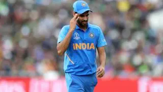 With fitness an issue, Bhuvi should focus on limited overs only - Simon